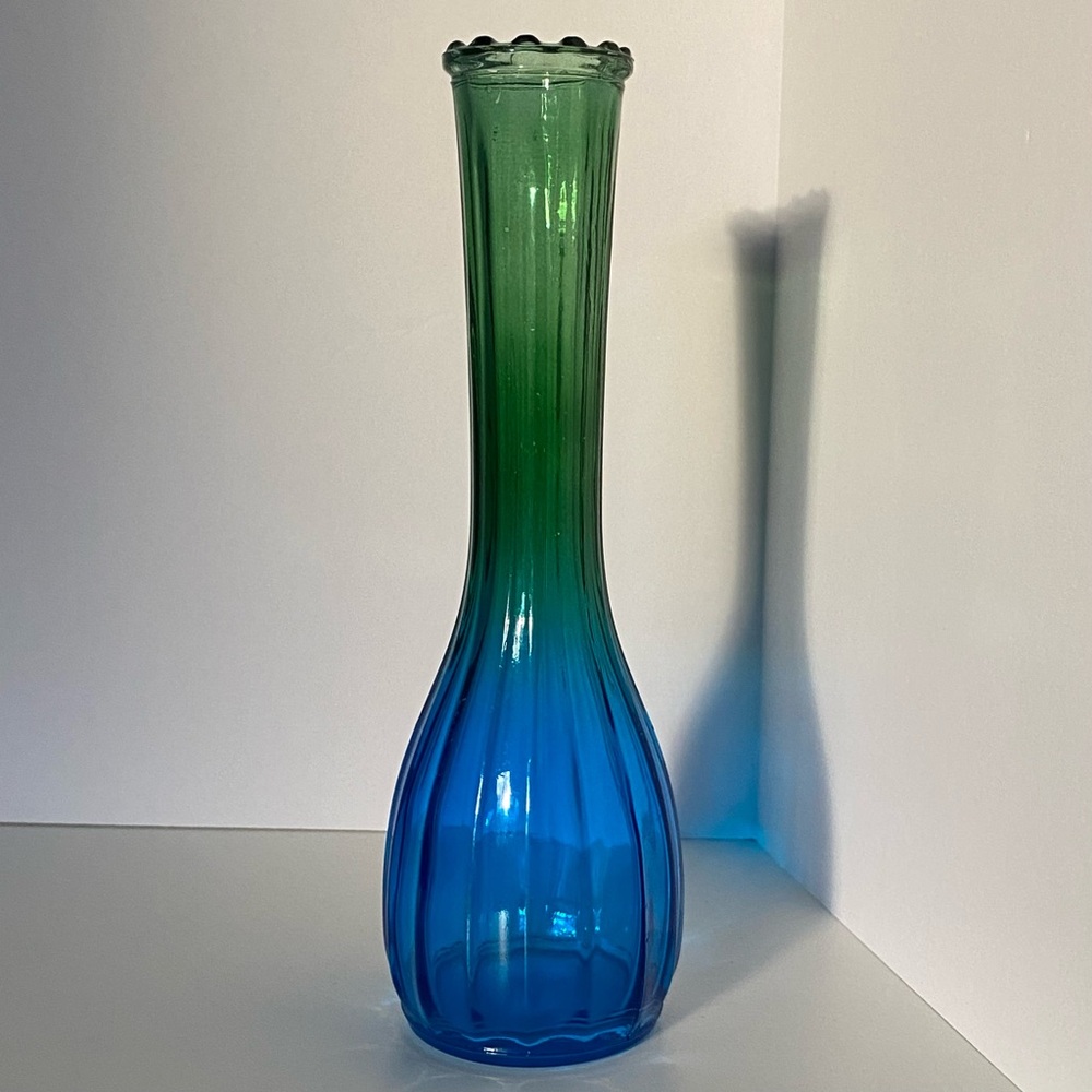 Vintage Jeanette Glass Vase Blue Green Ombre Glass Bud 8.5” Ribbed So Pretty!